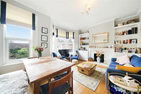 2 bedroom flat for sale, Dorothy Road, SW11