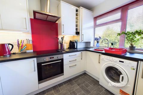 2 bedroom maisonette for sale, May Close, Chessington, Surrey, KT9