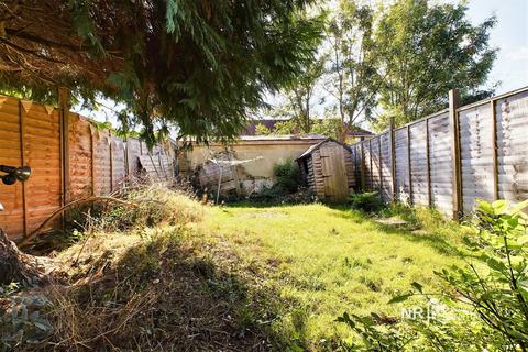 25 May Close, Chessington, KT9 2AP