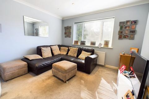 25 May Close, Chessington, KT9 2AP
