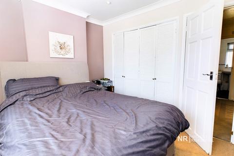 25 May Close, Chessington, KT9 2AP