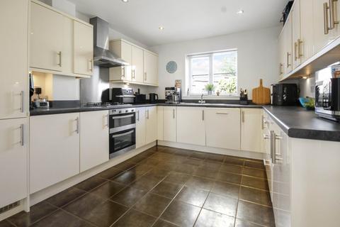 4 bedroom detached house for sale, Tern Hill, Bracknell RG12