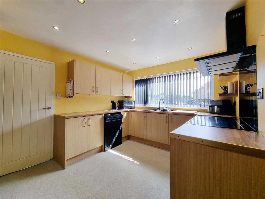 Dining Kitchen: