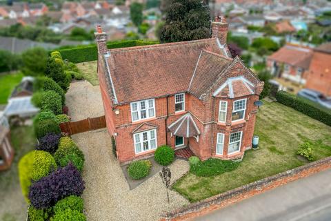 5 bedroom detached house for sale, Norwich Road, North Walsham