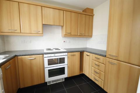 2 bedroom flat to rent, Albany Court, 41 Broad Road, Sale