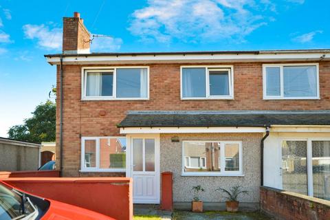 2 bedroom flat for sale, Tyddyn Llwydyn, Caernarfon LL55