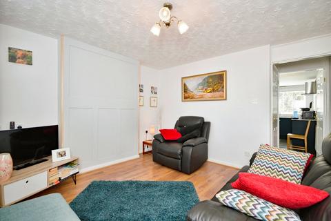 2 bedroom flat for sale, Tyddyn Llwydyn, Caernarfon LL55