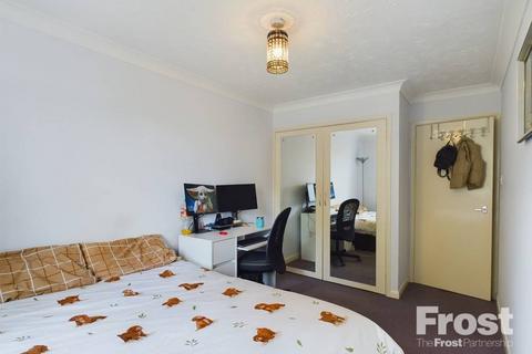 1 bedroom apartment for sale, Laleham Road, Staines-upon-Thames, Surrey, TW18