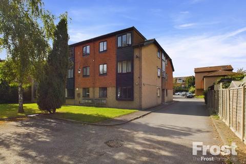 1 bedroom apartment for sale, Laleham Road, Staines-upon-Thames, Surrey, TW18