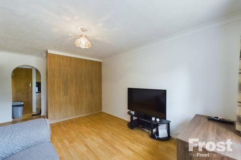 1 bedroom apartment for sale, Laleham Road, Staines-upon-Thames, Surrey, TW18