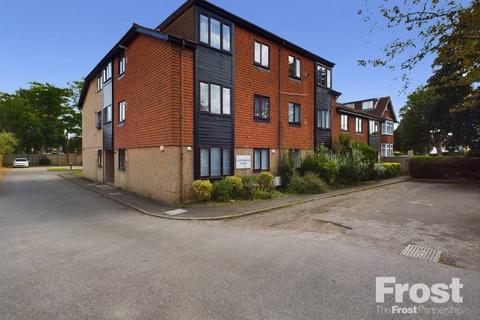 1 bedroom apartment for sale, Laleham Road, Staines-upon-Thames, Surrey, TW18