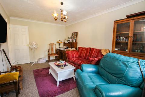 2 bedroom bungalow for sale, Corbet Ride, Leighton Buzzard