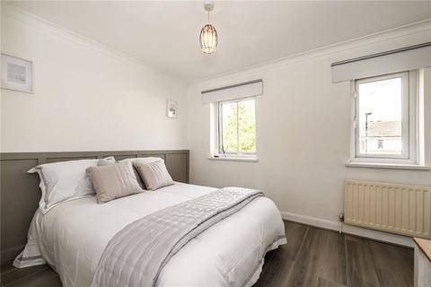 27 Dingle Gardens, London, E14 0DN