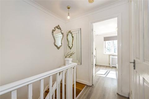 27 Dingle Gardens, London, E14 0DN