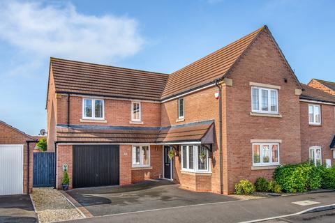 4 bedroom detached house for sale, Bruton Avenue, Copcut, Droitwich, Worcestershire, WR9