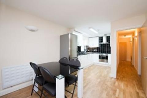 2 bedroom flat to rent, Eaton Road, Greater London SM2