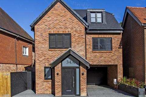 34a Kings Road, Haslemere, GU27 2QG