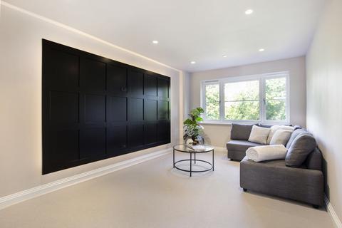 34a Kings Road, Haslemere, GU27 2QG
