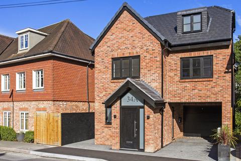 34a Kings Road, Haslemere, GU27 2QG
