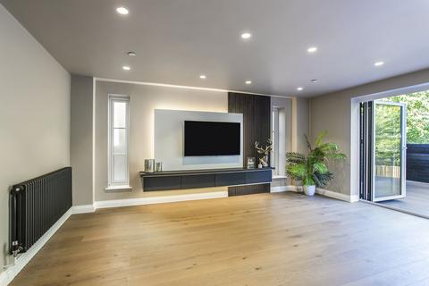 34a Kings Road, Haslemere, GU27 2QG