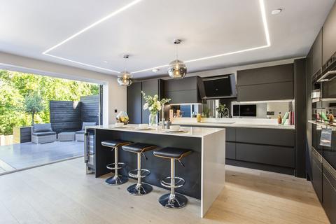34a Kings Road, Haslemere, GU27 2QG