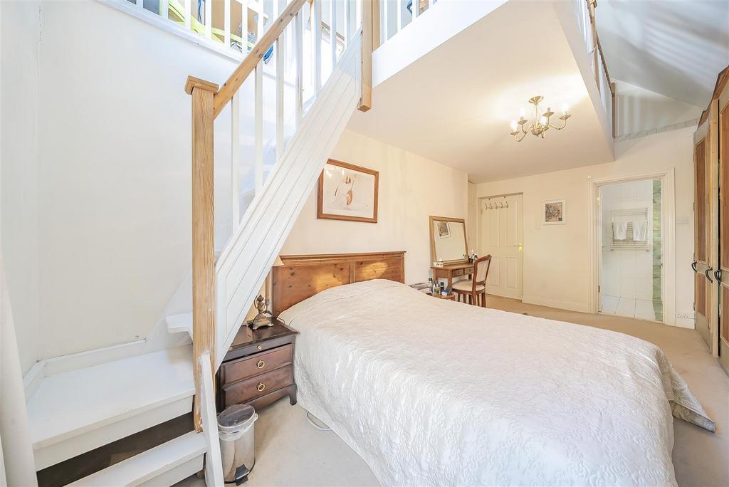 Master Bedroom.jpg
