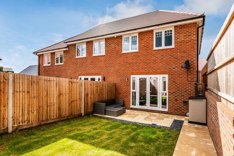 3 bedroom end of terrace house for sale, Clark Close, Edenbridge