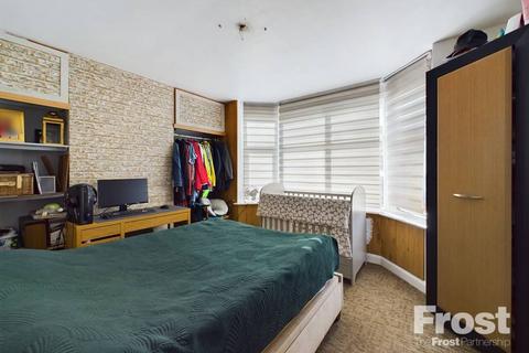 82 Hamilton Road, Feltham, TW13 4PX