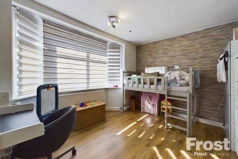 82 Hamilton Road, Feltham, TW13 4PX