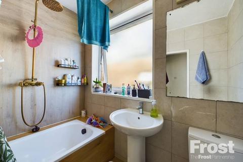 82 Hamilton Road, Feltham, TW13 4PX