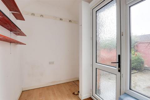 67 Abbey Road, Beeston, Nottingham, NG9 2HP