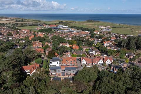 5 bedroom detached house for sale, Hooks Hill Road, Sheringham