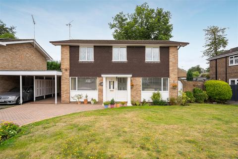 4 bedroom detached house for sale, Gainsborough Drive, Ascot