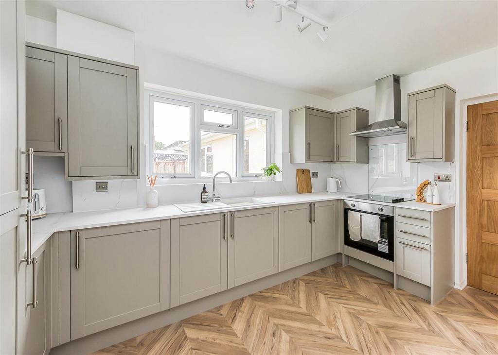 91 Oaken Park-Kitchen A.jpg