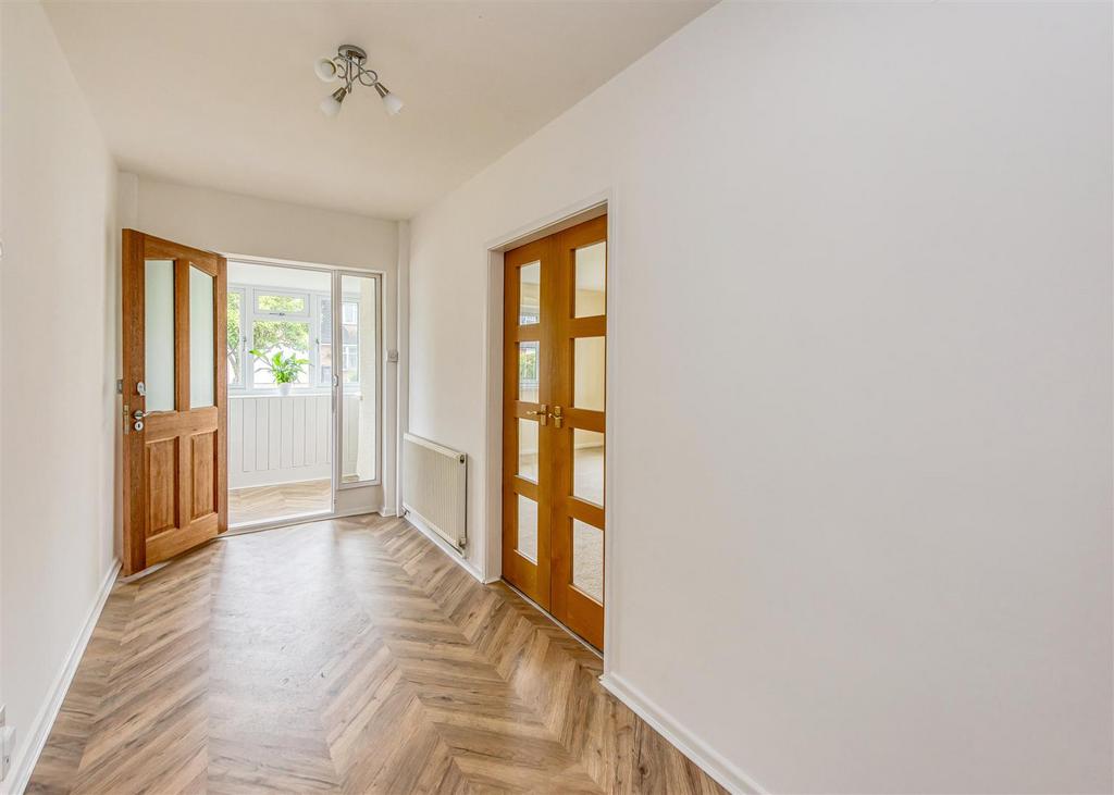 91 Oaken Park-Hallway A.jpg