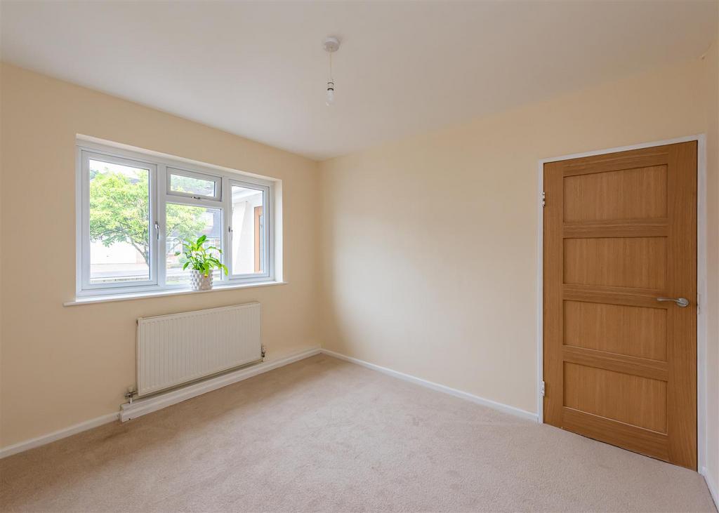 91 Oaken Park-Bedroom 2.jpg