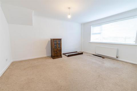 2 bedroom ground floor flat for sale, Elmwood Avenue, North Gosforth, Newcastle Upon Tyne