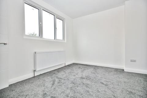 3 bedroom apartment to rent, Hall Lane, Hendon NW4