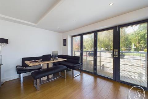 2 bedroom flat for sale, Stainbeck Lane, Leeds