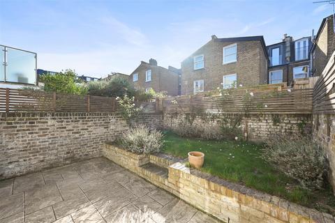 17 Arminger Road, London, W12 7BA