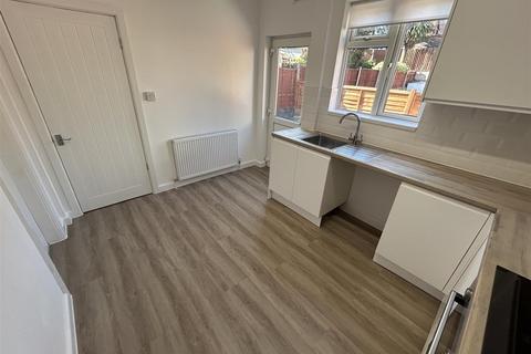 3 bedroom house to rent, Tower Road, Tividale