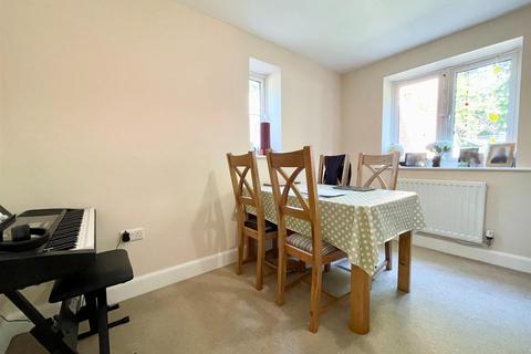 3 bedroom house to rent, Nathaniel Close, Southampton SO31