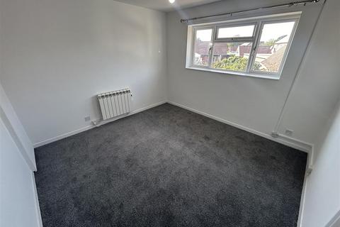 2 bedroom apartment to rent, Flat Above 97 Bromsgrove Road, Romsley, Halesowen