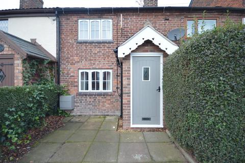 2 bedroom cottage to rent, Crewe Road, Winterley