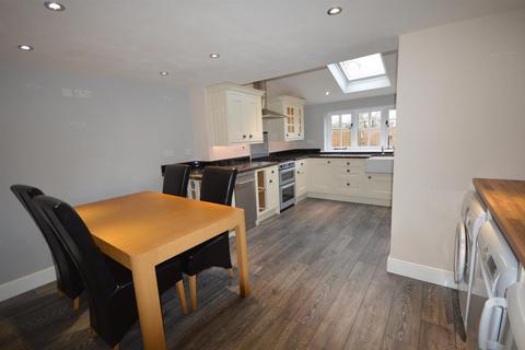 2 bedroom cottage to rent, Crewe Road, Winterley