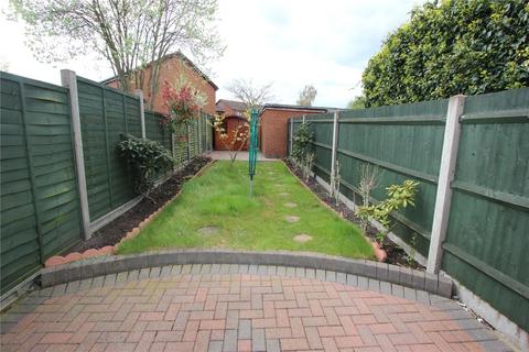 2 bedroom terraced house to rent, Fincham Close, Ickenham, UB10