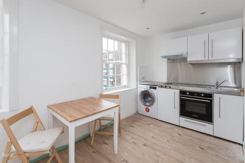 Studio to rent, Oriental Place, Brighton BN1