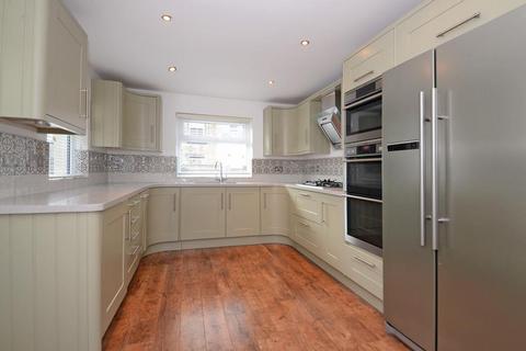 4 bedroom end of terrace house to rent, Salisbury Street, Skipton, BD23