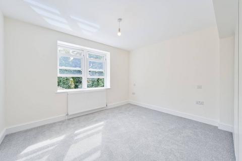 3 bedroom flat to rent, Gloucester Drive, Finsbury Park, London, N4