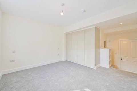 3 bedroom flat to rent, Gloucester Drive, Finsbury Park, London, N4